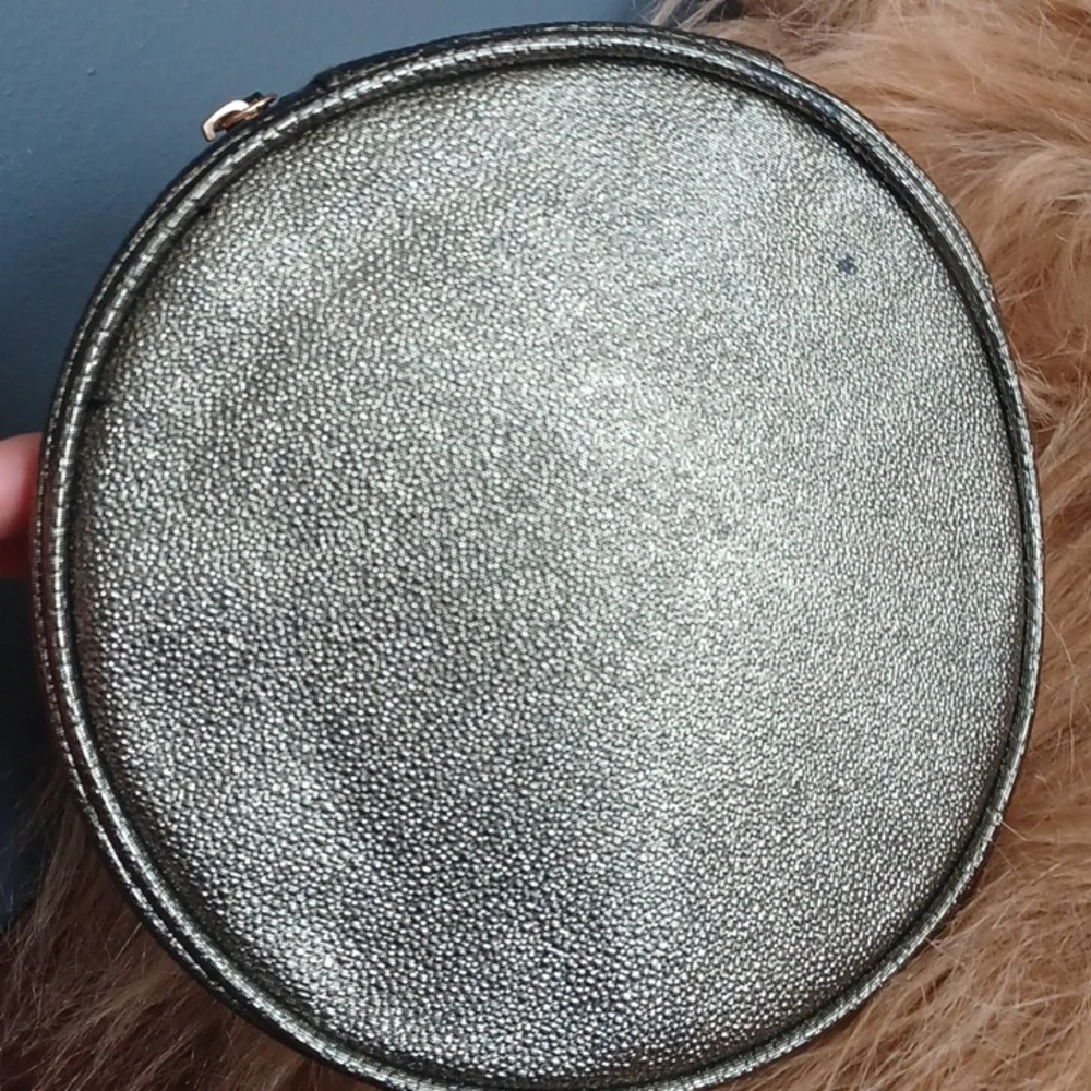 Shiseido Metallic Round Cosmetic Bag